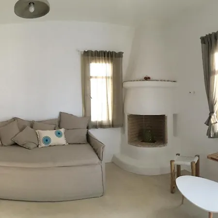 Cycladic House * Naousa (Paros)